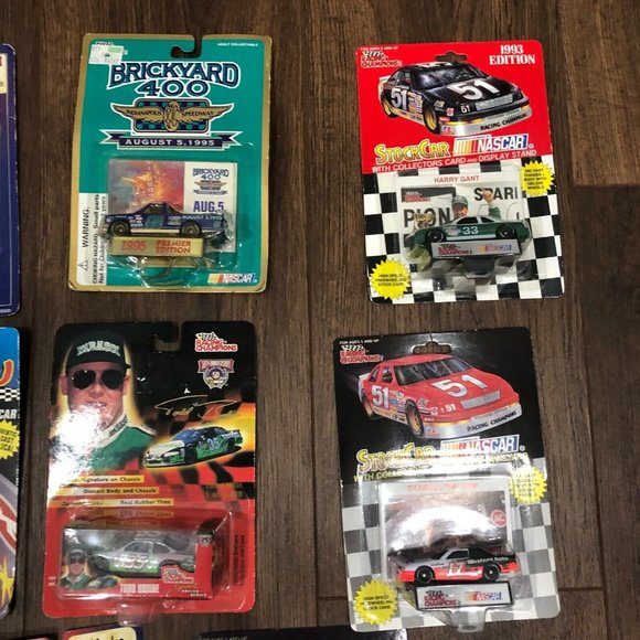 1992 1993 NASCAR Racing Champions Stock Car w/ Card and Display & Winners Circle - Picture 11 of 13